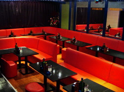 エルザガーデン座席